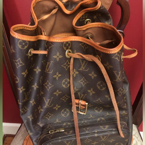 Authentic Louis Vuitton monogram backpack - Picture 2 of 5